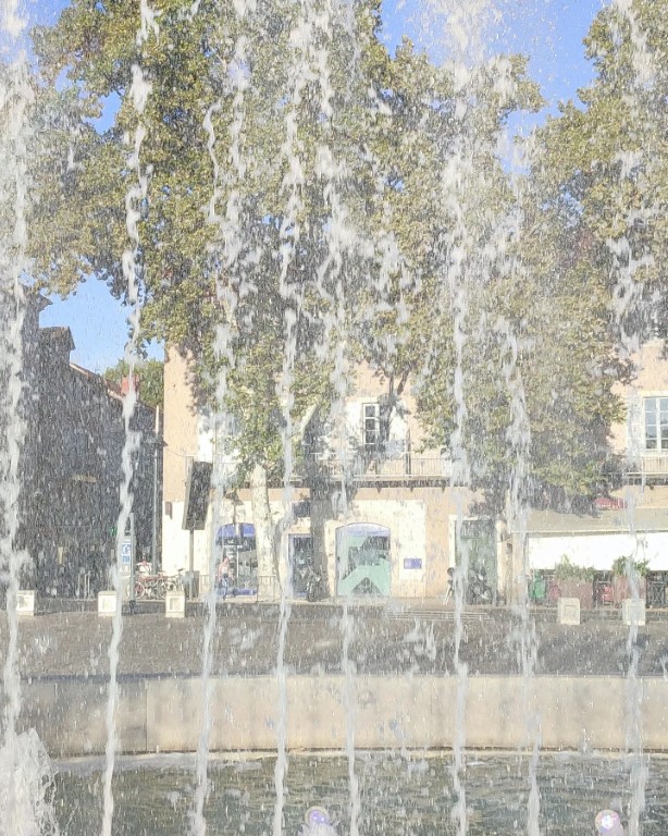 Places to go - Cahors water fountain