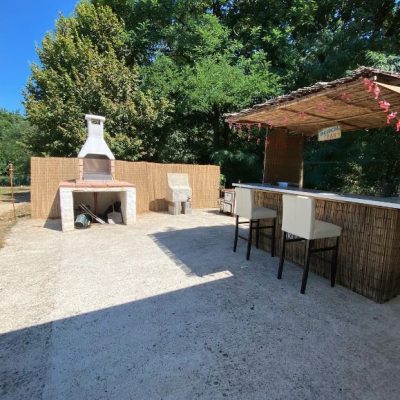 tiki-bar-and-bbq-area relaxing stay